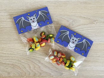 Bat Halloween treat bag topper paper craft printable for kids