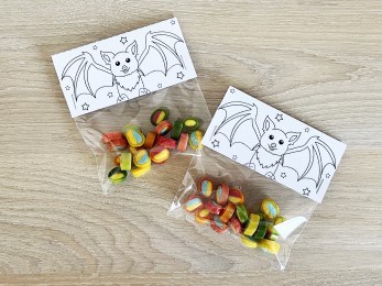 Bat Halloween treat bag topper paper craft printable coloring for kids