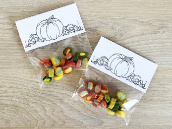 Pumpkin Halloween treat bag topper paper craft printable coloring for kids