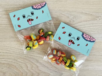 zombie Halloween treat bag topper paper craft printable for kids