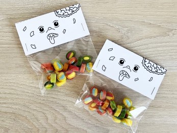 Zombie Halloween treat bag topper paper craft printable coloring for kids